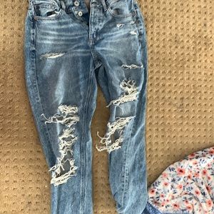 Size 6 blue ripped American Eagle jeans